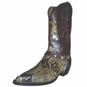 Bota en caña alta, costura tipo bordado en hilo de colores , capellada en cuero grabado, correa con tachas y cadena, horma en punta y taco clásico americano
